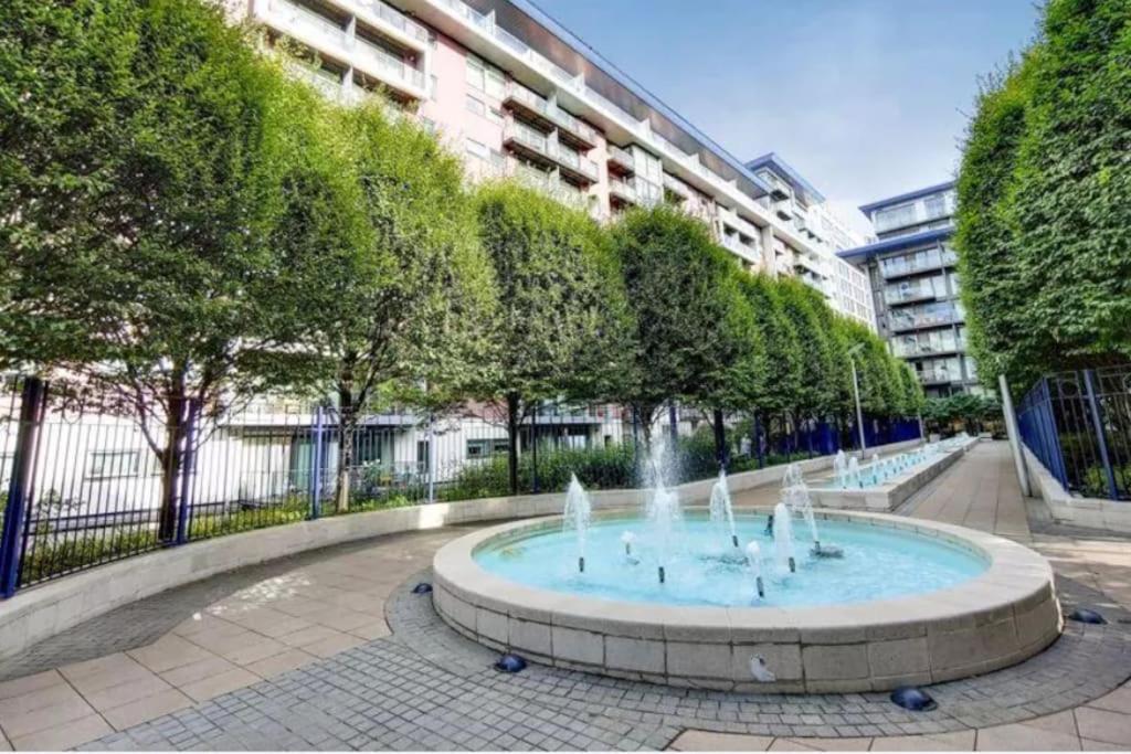 Appartamento One Double Bedroom On Chelsea Bridge!